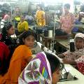 Бангладеш терпит убытки после катастрофы на фабриках одежды: помогать никто не спешит