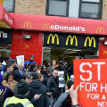Протесты работников сферы быстрого питания в США привели к арестам