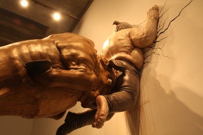 The Big Golden Farting Bull. Раздавленные мировой экономикой The Big Golden Farting Bull. Раздавленные мировой экономикой