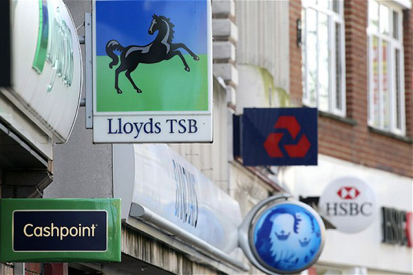Банки Великобритании продолжают сокращать филиальную сеть