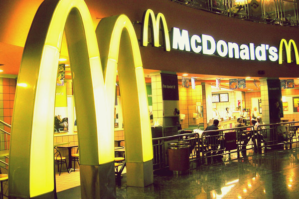 Повышение зарплаты сотрудникам McDonalds – трудовой спор или начало новой эры фастфуда?