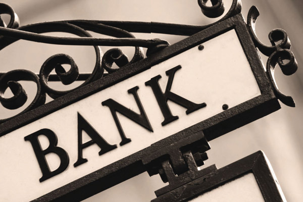 Риски коммерческих банков растут. Банки это устраивает