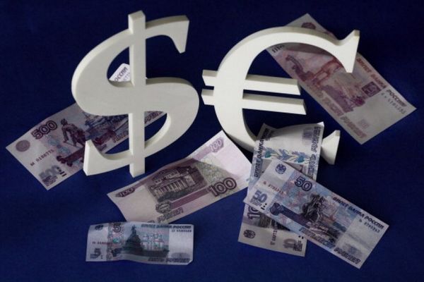 Валютный кредит: стоит ли его брать? Валютный кредит: стоит ли его брать?