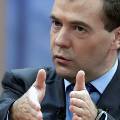 Медведев допустил полную индексацию пенсий в 2017 году