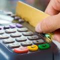 ЦБ обяжет магазины установить устройства по приему банковских карт