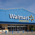 Акции компании Walmart пошли вверх после новостей о росте онлайн-продаж
