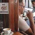 Владельцы столичных кафе будут платить за курильщиков 